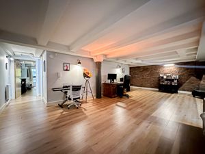 Photo 6- click for photo gallery